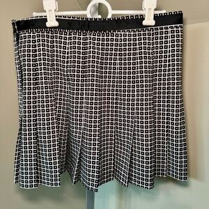 Tail Tech women’s size 12 black and white geometric print pleated tennis skirt